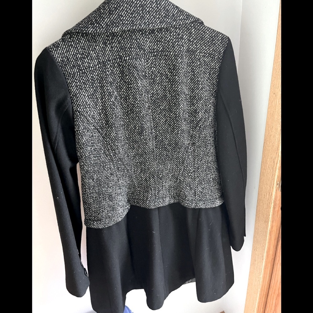 GUESS wool & tweed coat.